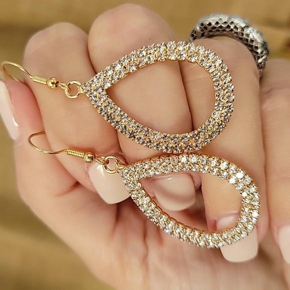🔥LAST PAIR🔥 Stunning Crystal Teardrop Statement Earrings - Picture 6 of 7
